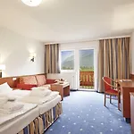 Kuhotel Steinplatte, Trademark Collection By Wyndham 4* Waidring