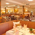 Kuhotel Steinplatte, Trademark Collection By Wyndham Waidring