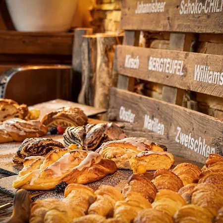 Kuhotel By Rilano Waidring