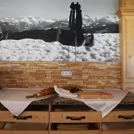 Elaya Steinplatte, Trademark By Wyndham