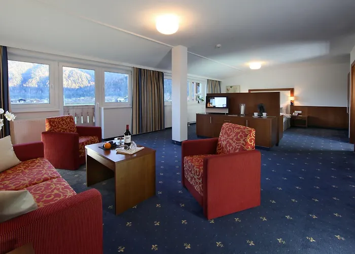 Elaya Steinplatte, Trademark By Wyndham