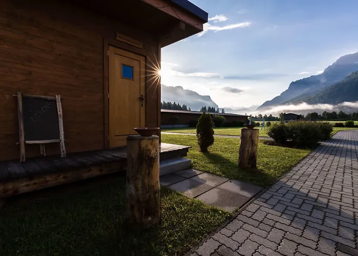 Elaya Steinplatte, Trademark By Wyndham