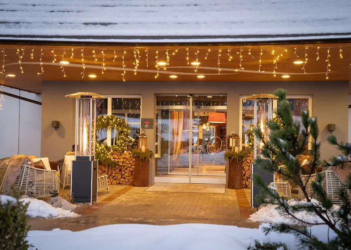 Elaya Steinplatte, Trademark By Wyndham