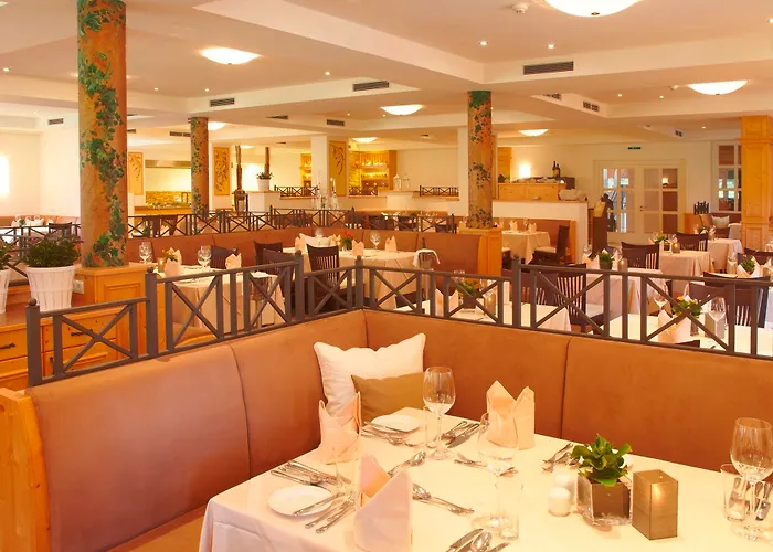 Elaya Steinplatte, Trademark By Wyndham וואידרינג