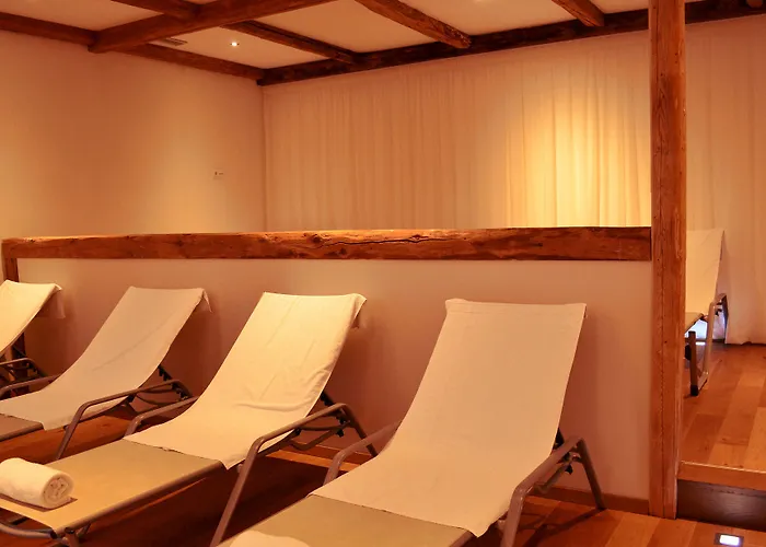 Elaya Steinplatte, Trademark By Wyndham