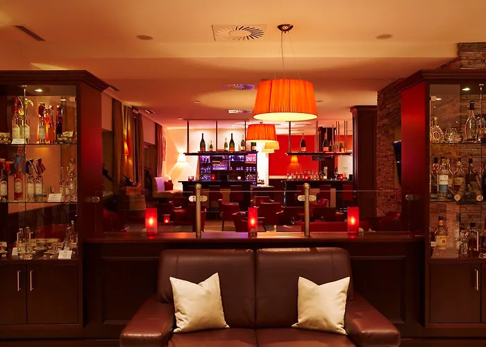 Elaya Steinplatte, Trademark By Wyndham