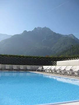 Elaya Steinplatte, Trademark By Wyndham וואידרינג